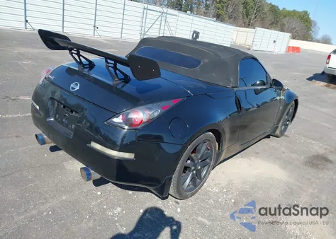 2005 Nissan 350Z Touring z USA, uszkodzony, nr VIN JN1AZ36A25M755326
